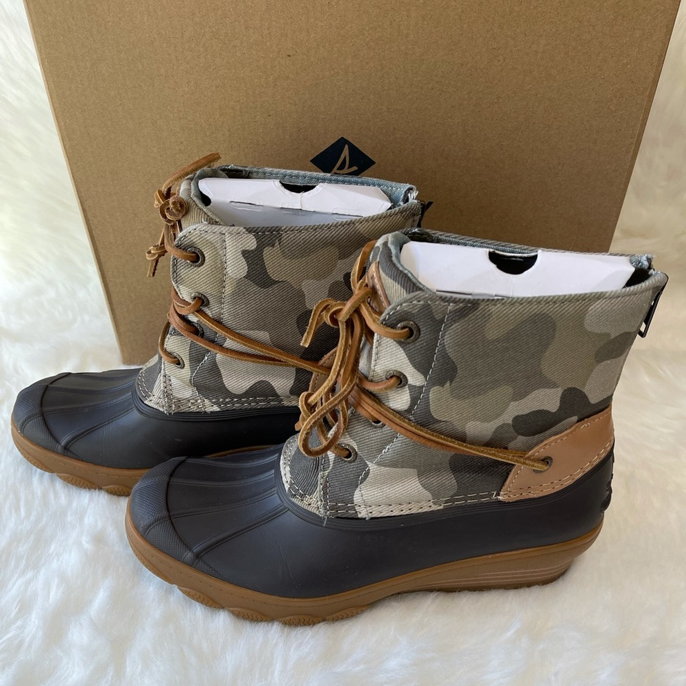 Sperry Camo Wedge Boots Size 7
